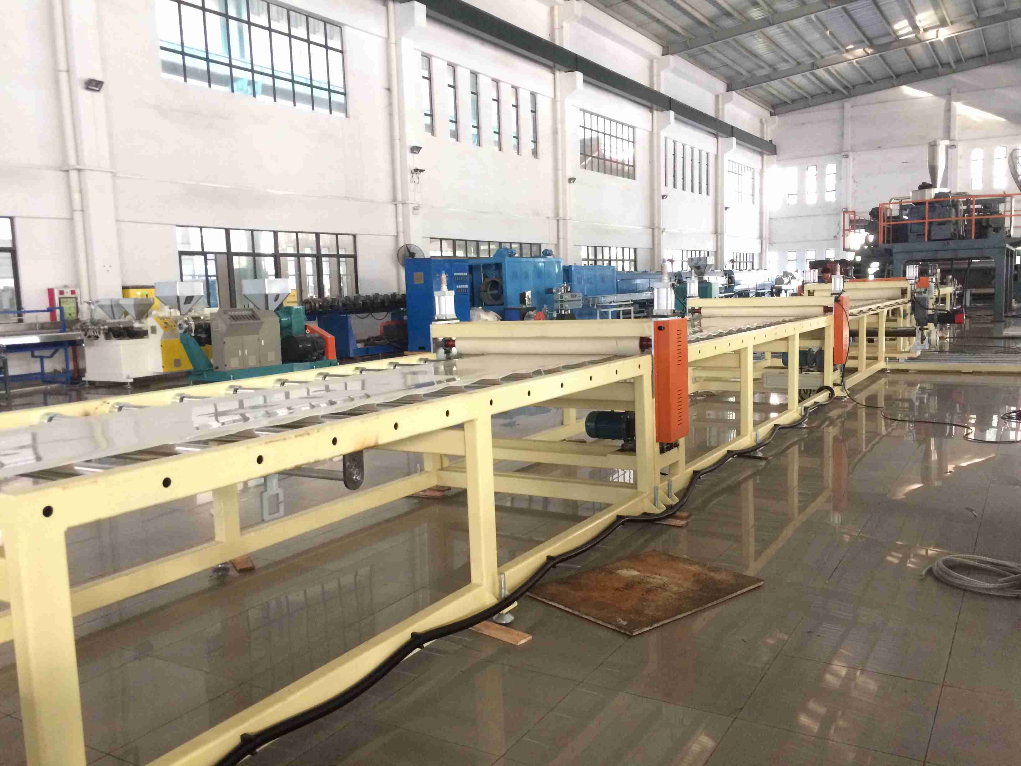 Construction formwork board PP PE thick sheet extruder production line